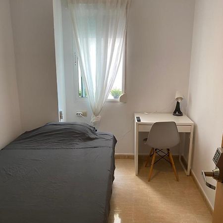 Single Room In My Apartment At The Beach Valence Extérieur photo