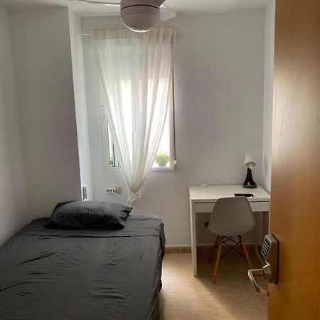 Single Room In My Apartment At The Beach Valence Extérieur photo