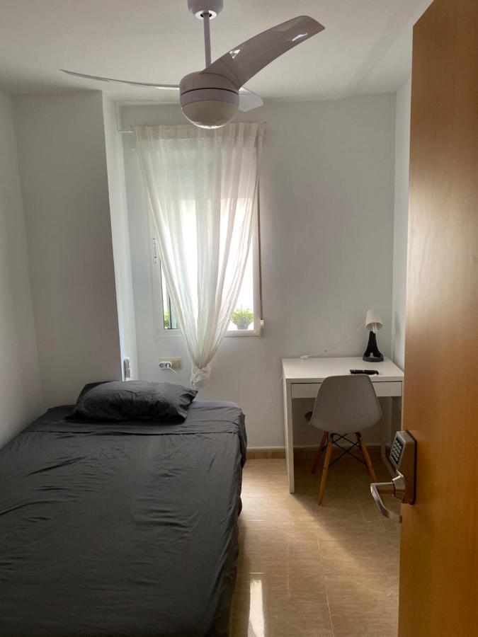 Single Room In My Apartment At The Beach Valence Extérieur photo